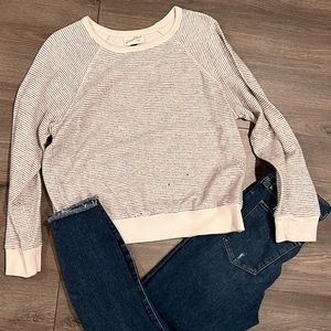 Universal Thread Women’s Small Crewneck